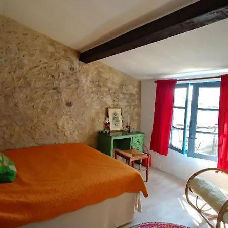 Maison De Atypique * Pouzolles